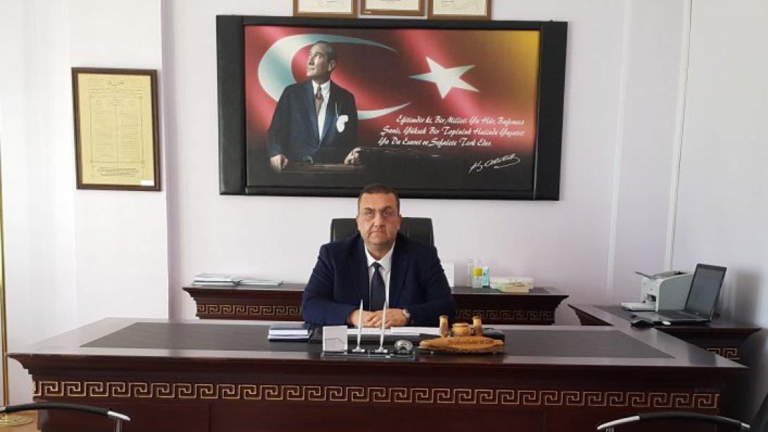Milli Eğitim Müdürümüz Sayın İbrahim Hakkı YEĞİN, 2022 - 2023 Eğitim Öğretim Yılı Yarıyıl Tatili vesilesiyle bir mesaj yayımladı.